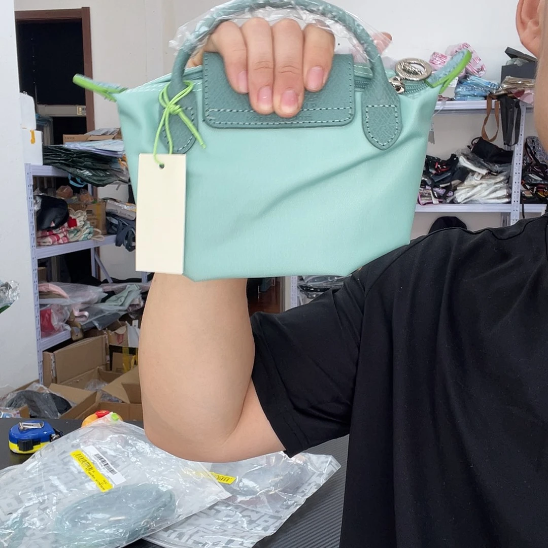 PU化妆包等各种产品的