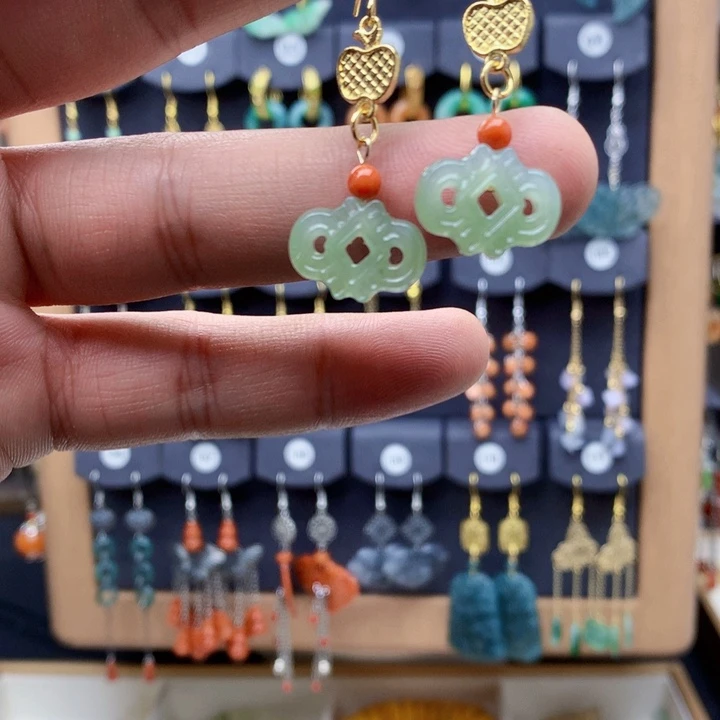 未镶嵌和田玉耳饰