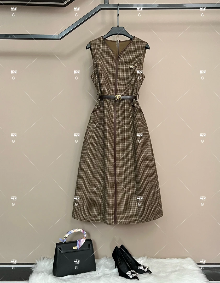 【秀秀】复古风显瘦默认款式连衣裙女装轻奢秋冬时尚 H-1733