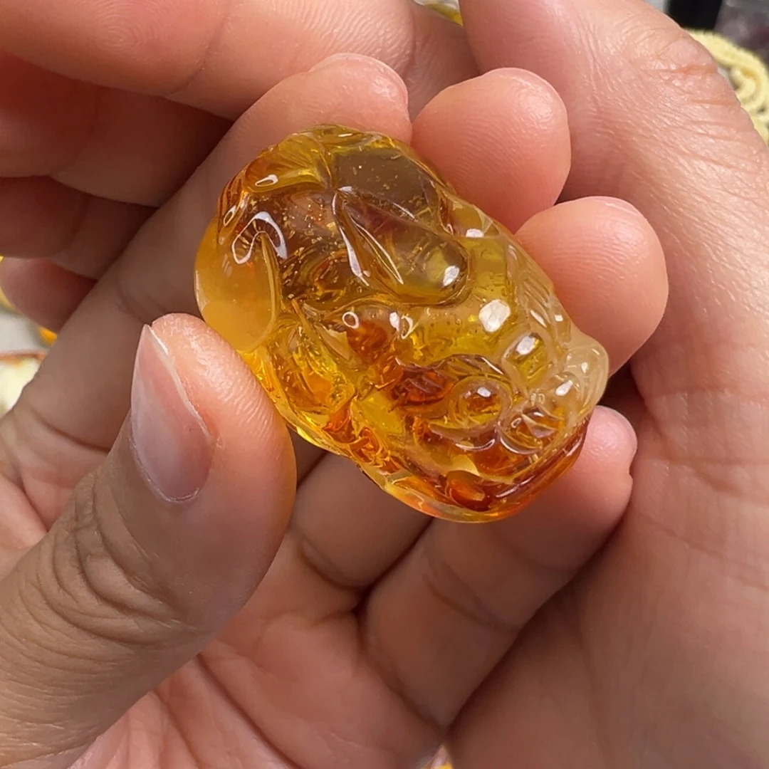 琥珀未镶嵌裸石琥珀