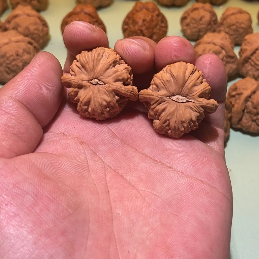 文玩核桃吊坠￴****￴三角白35