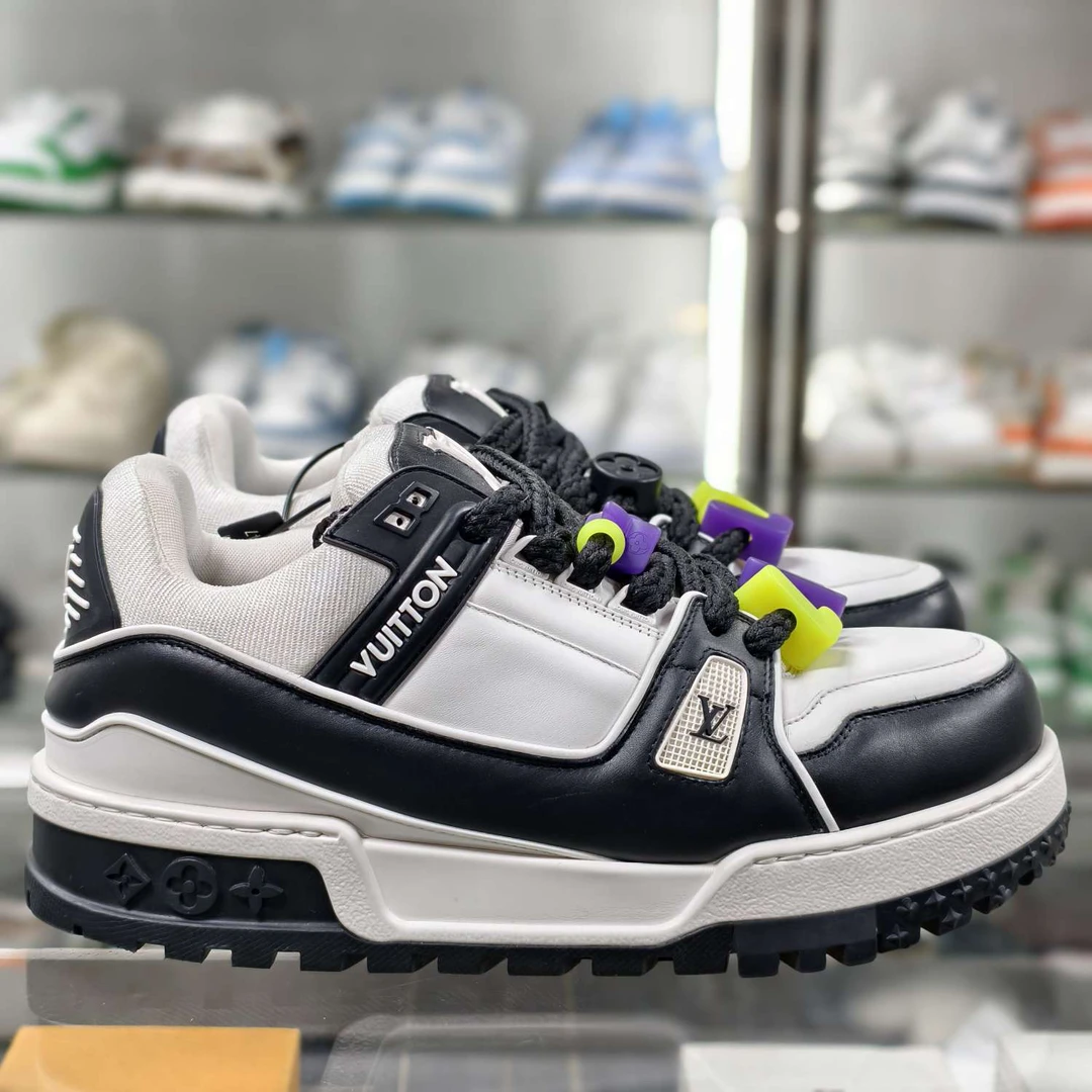 99新 LouisVuitton/路易威登 胖丁黑白熊猫 原盒 尺码/8.5 DY8247