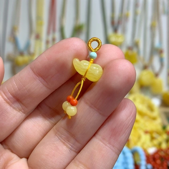 蜜蜡未镶嵌裸石迷你葫芦