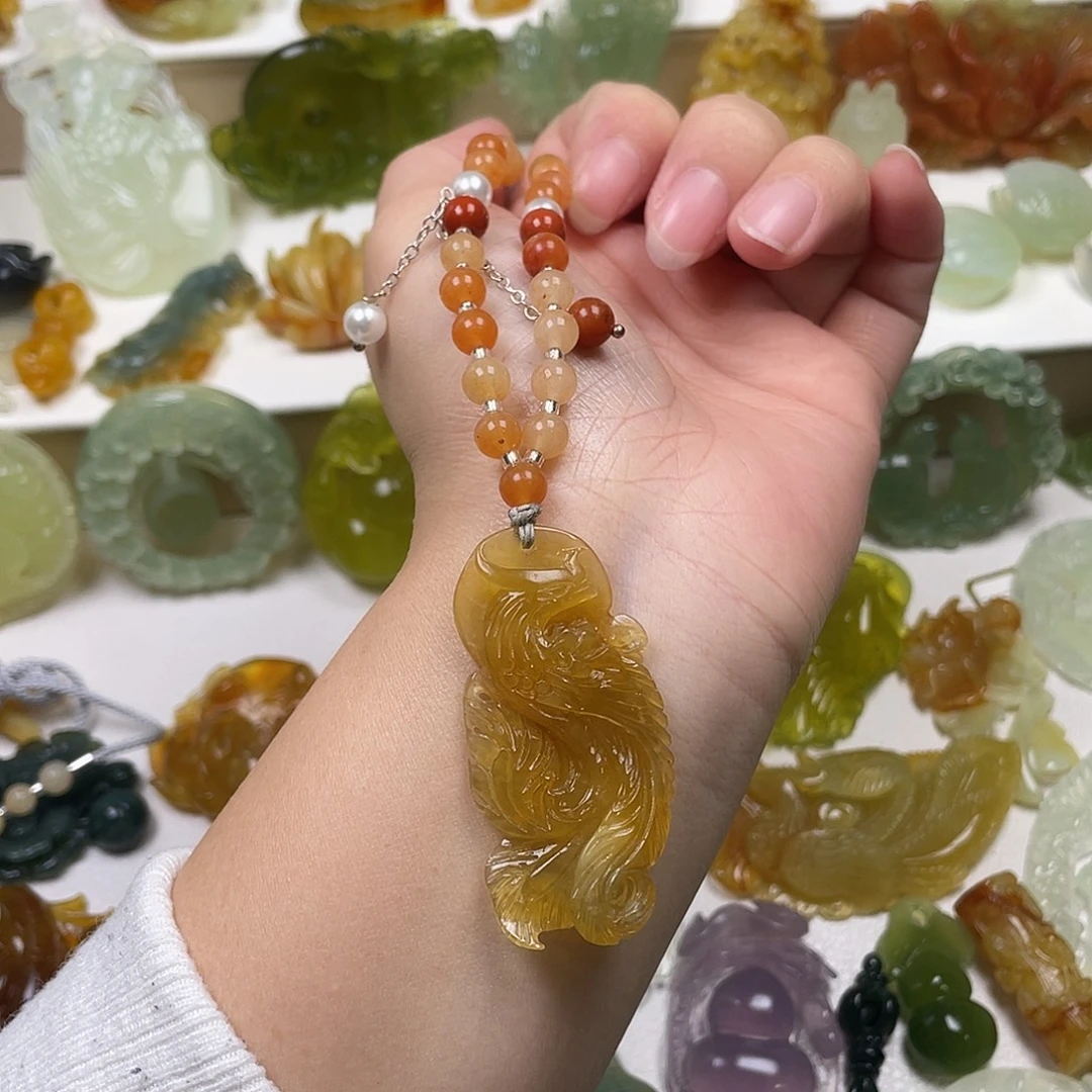 蛇纹石玉未镶嵌颈饰