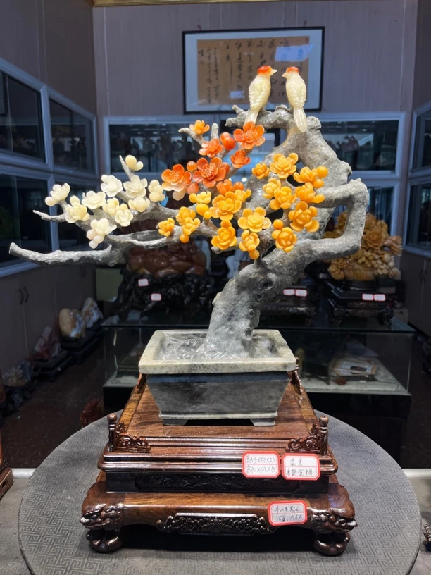 寿山石芙蓉石喜鹊登梅精致摆件工艺品、全镂空立体雕刻精美设计