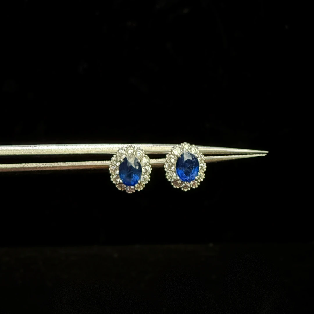 s925银天然蓝宝石戴妃耳钉-单颗0.5ct-g1606