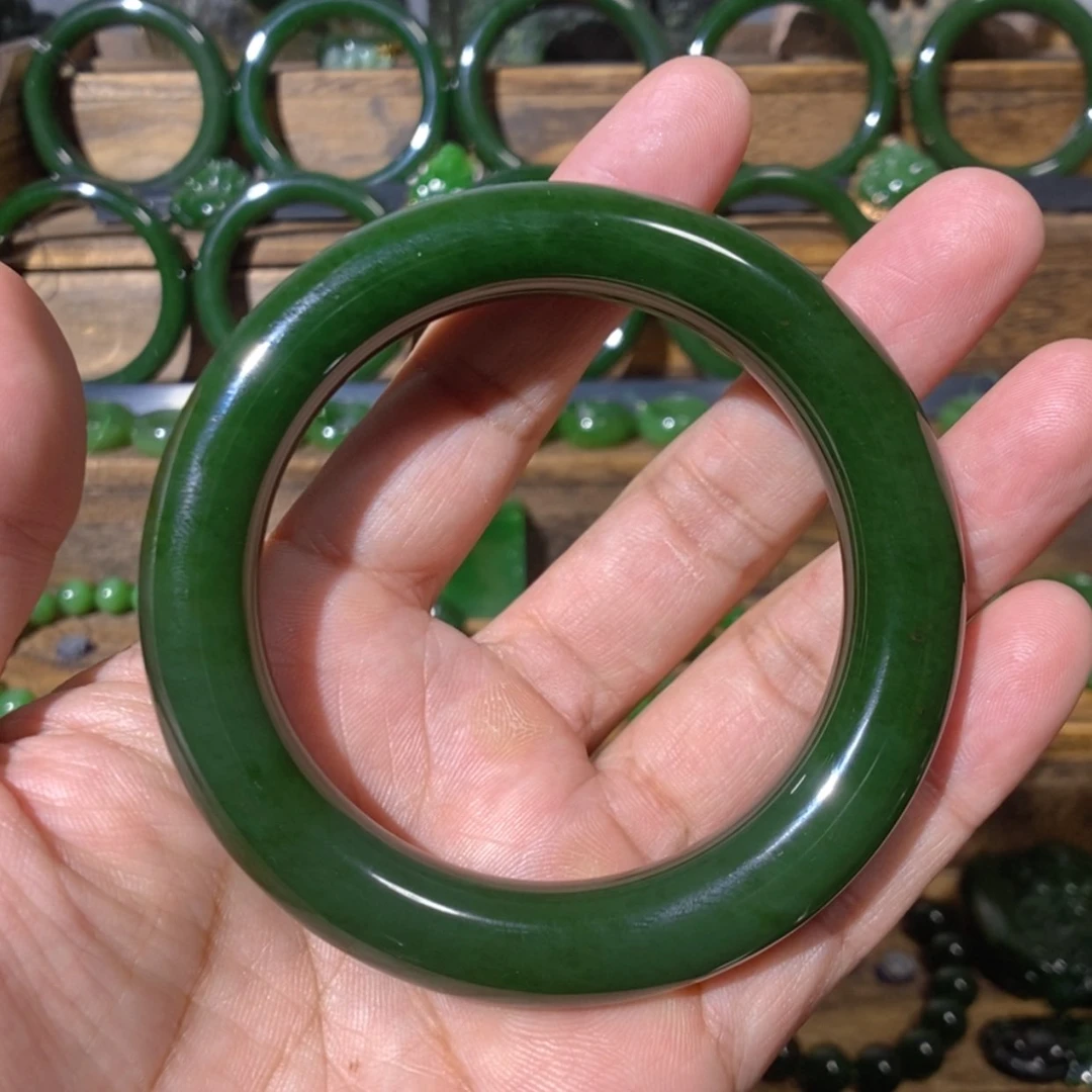 【闪购商品】吊坠(不含链)未镶嵌和田玉俄七红皮菠菜绿手镯58.3