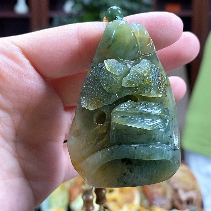 蛇纹石玉未镶嵌颈饰