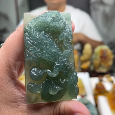 岫玉未镶嵌挂件孤****王