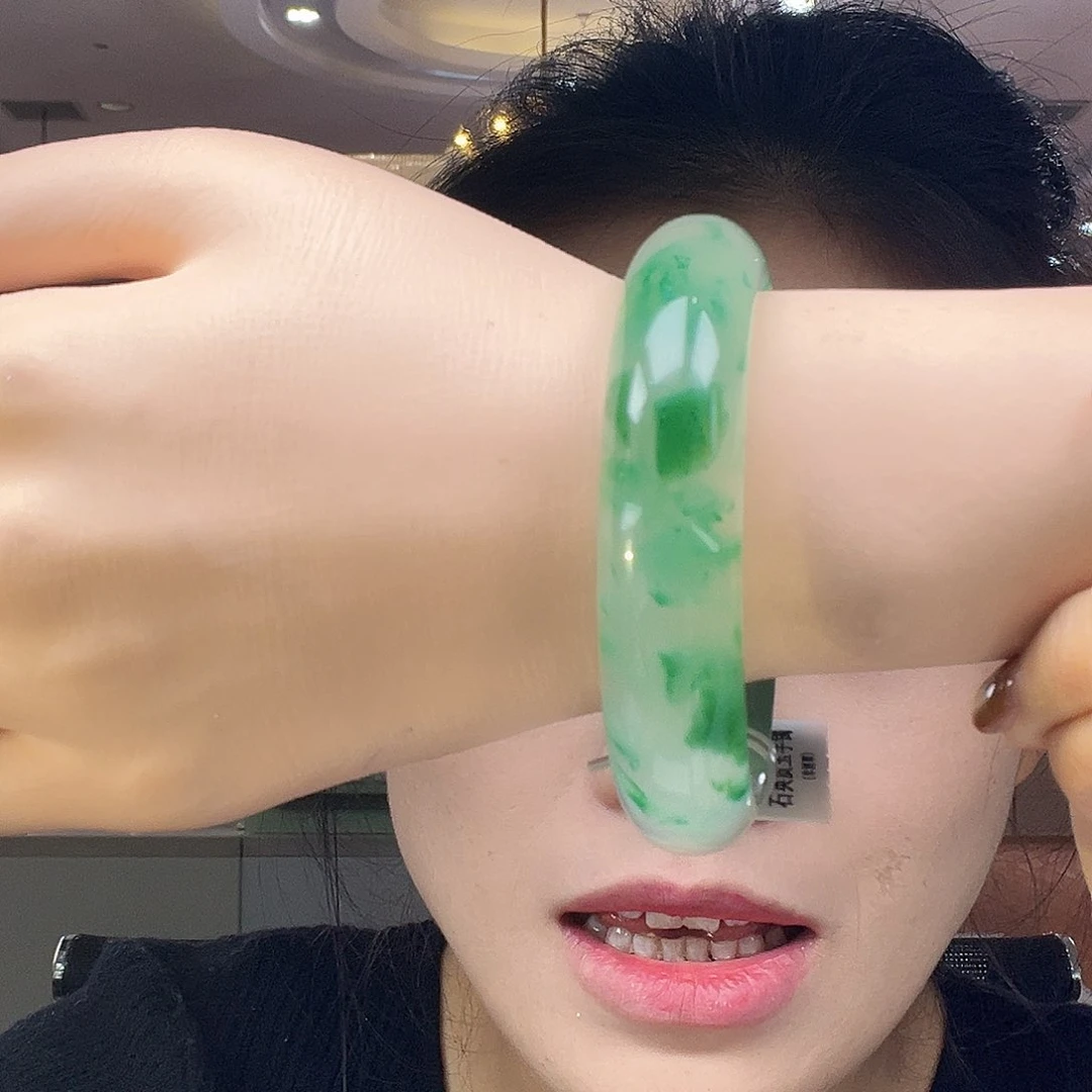 未镶嵌手镯石英质玉