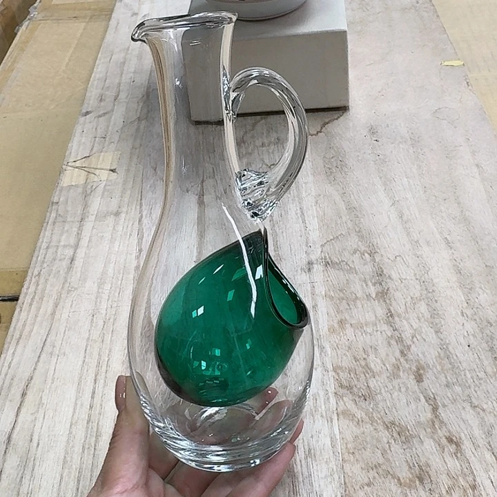 精品瓷器。