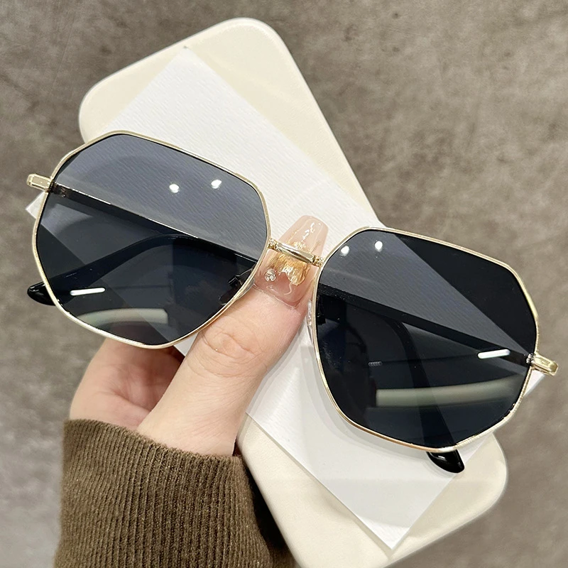 新款墨镜女款高级感防紫外线防晒男士开车金属架大框显瘦太阳眼镜