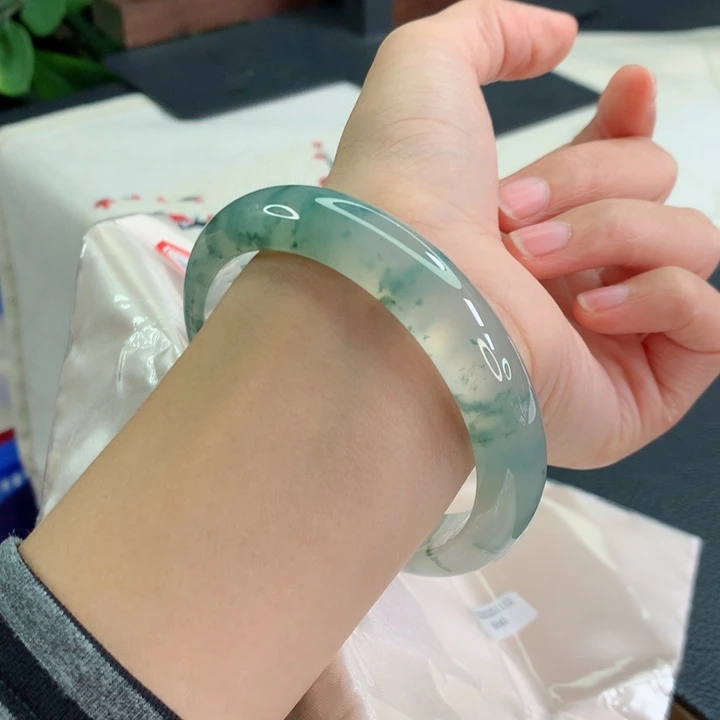 未镶嵌手镯翡翠正圈高冰飘花