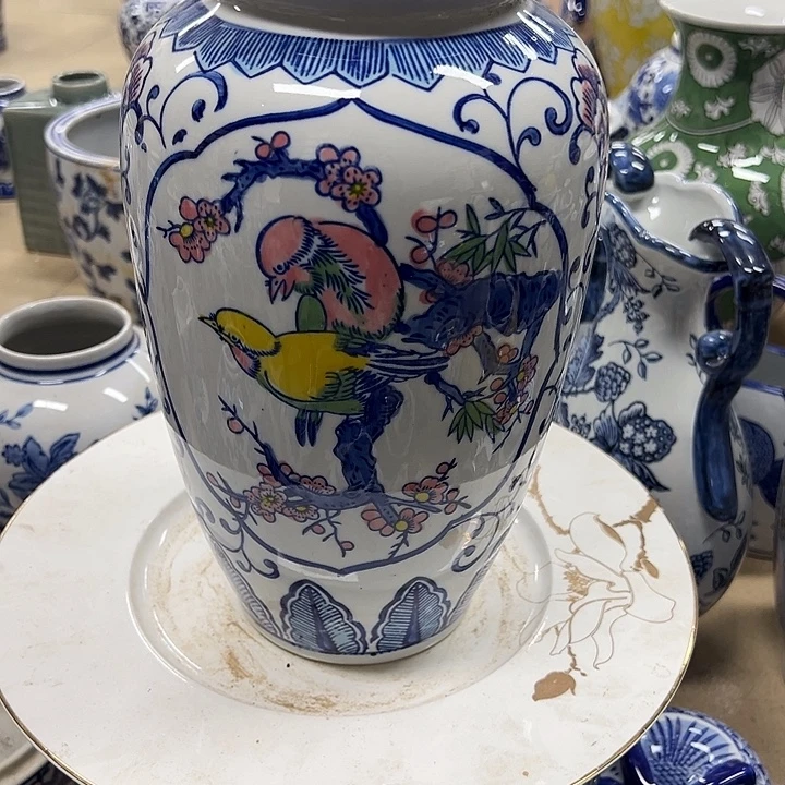 瓷片微瑕陶罐。。。。。。。。。。。。