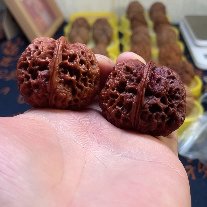 文玩核桃把件29七彩铁狮子44