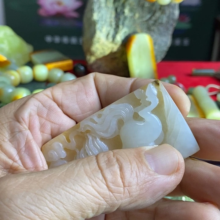 老***。和田玉（糖玉）未镶嵌珠宝奇石