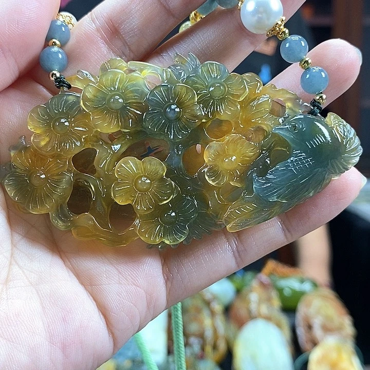 蛇纹石玉未镶嵌颈饰