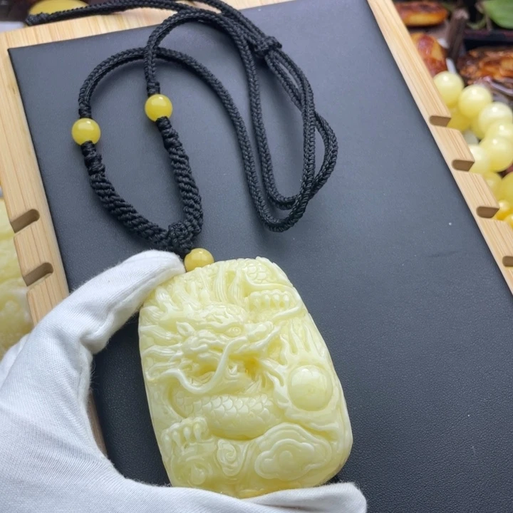 琥珀未镶嵌颈饰天然琥珀蜜蜡