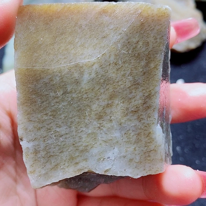 未镶嵌和田玉（糖玉）珠宝半成品