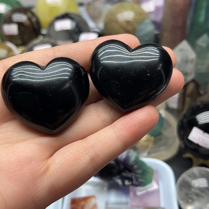 水晶珠宝半成品未镶嵌68克爱心