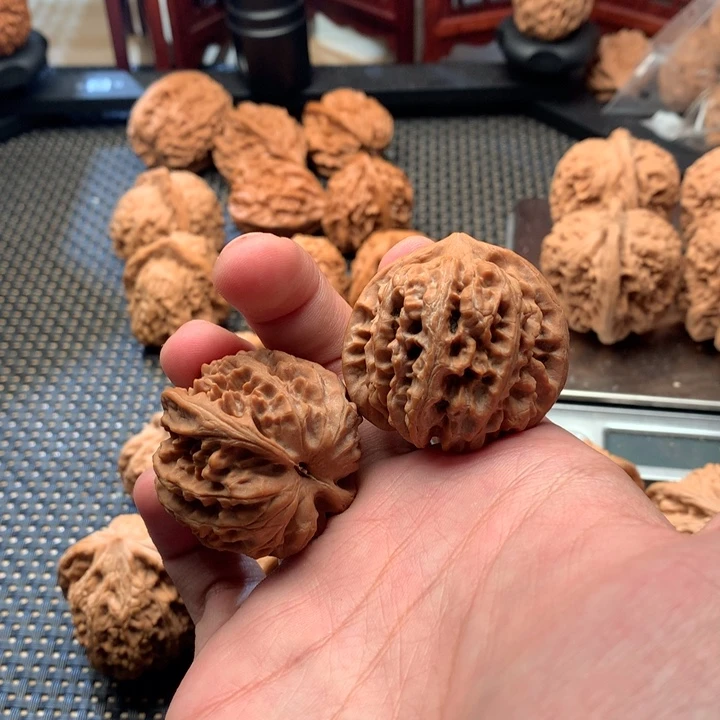 没***儿文玩核桃吊坠龙炎