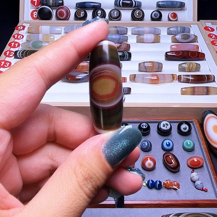 任***骋玛瑙/玉髓未镶嵌颈饰