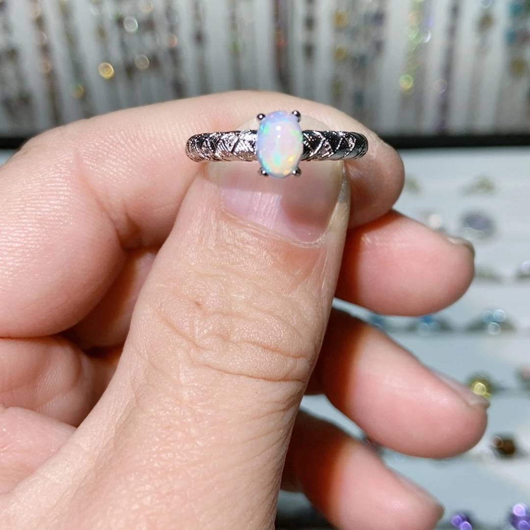 绿水晶戒指银S925镶嵌芥****蹲