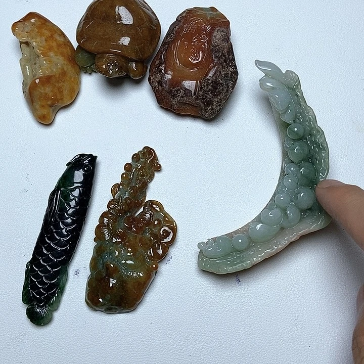 翡翠未镶嵌颈饰好****品翡翠a货