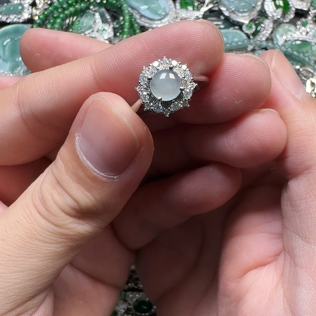 翡翠未镶嵌颈饰天然A货翡翠放漏