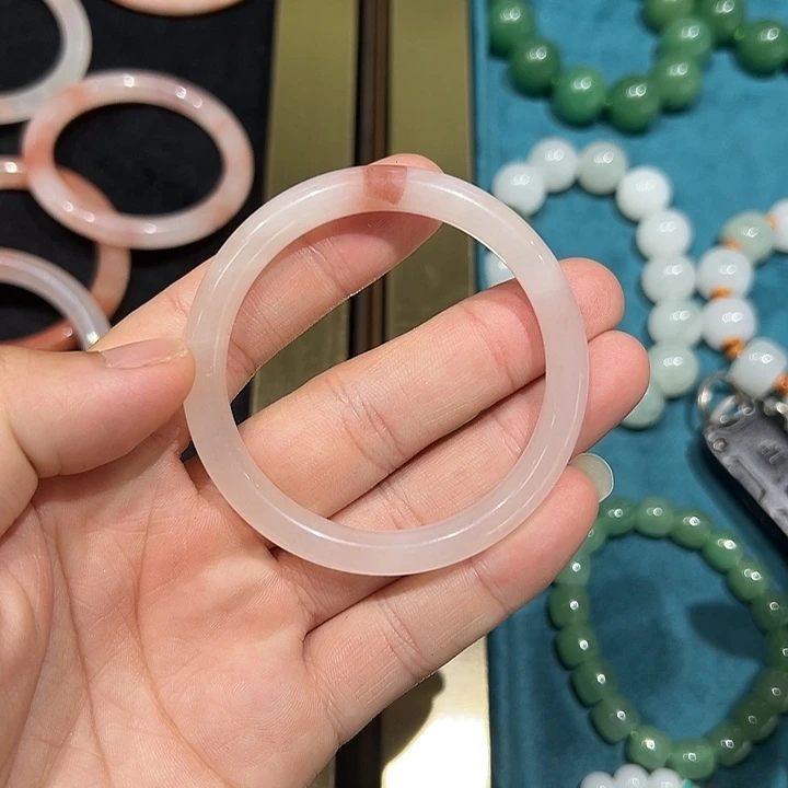 石英质玉（金丝玉）手镯未镶嵌