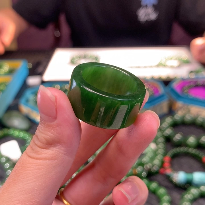 和田玉（碧玉）未镶嵌戒指