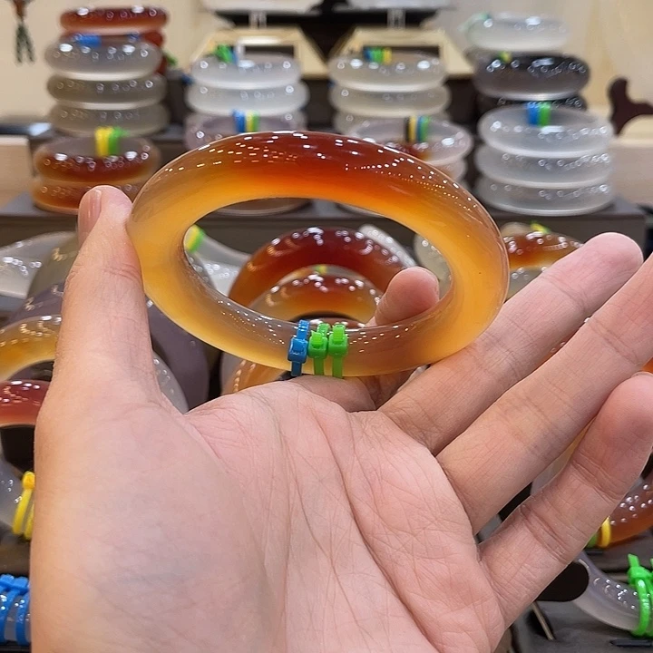 玛瑙/玉髓未镶嵌手镯44