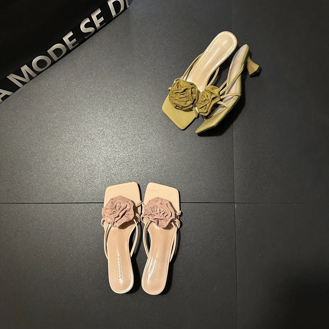 2025年春夏季新款山茶花粗跟高跟凉拖爆款时尚百搭女仙女风高跟鞋