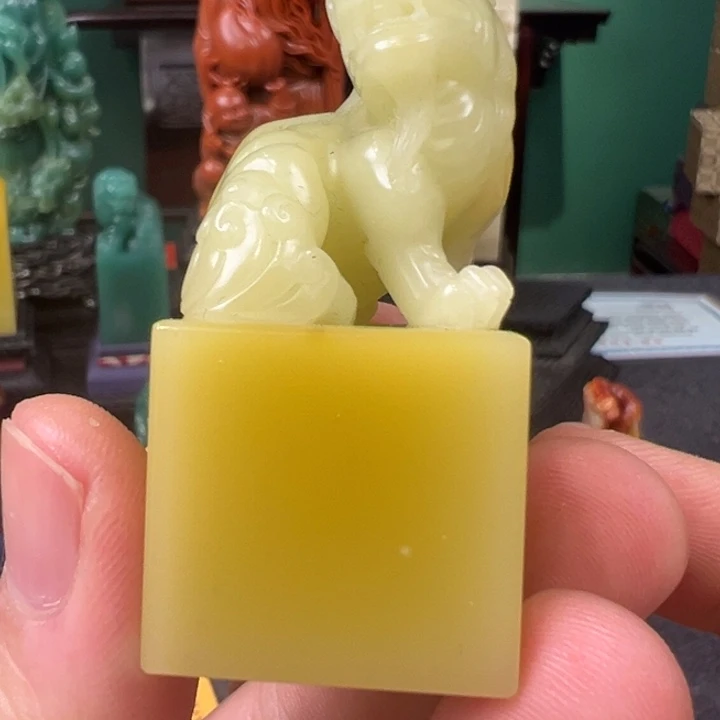 青田石断**雨菜花黄瑞兽钮