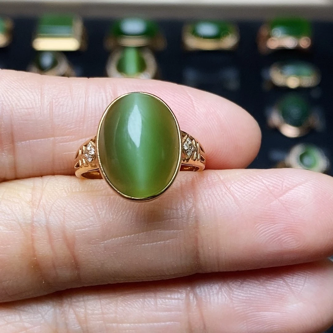 和田玉（碧玉）戒指18K金镶嵌我***梭