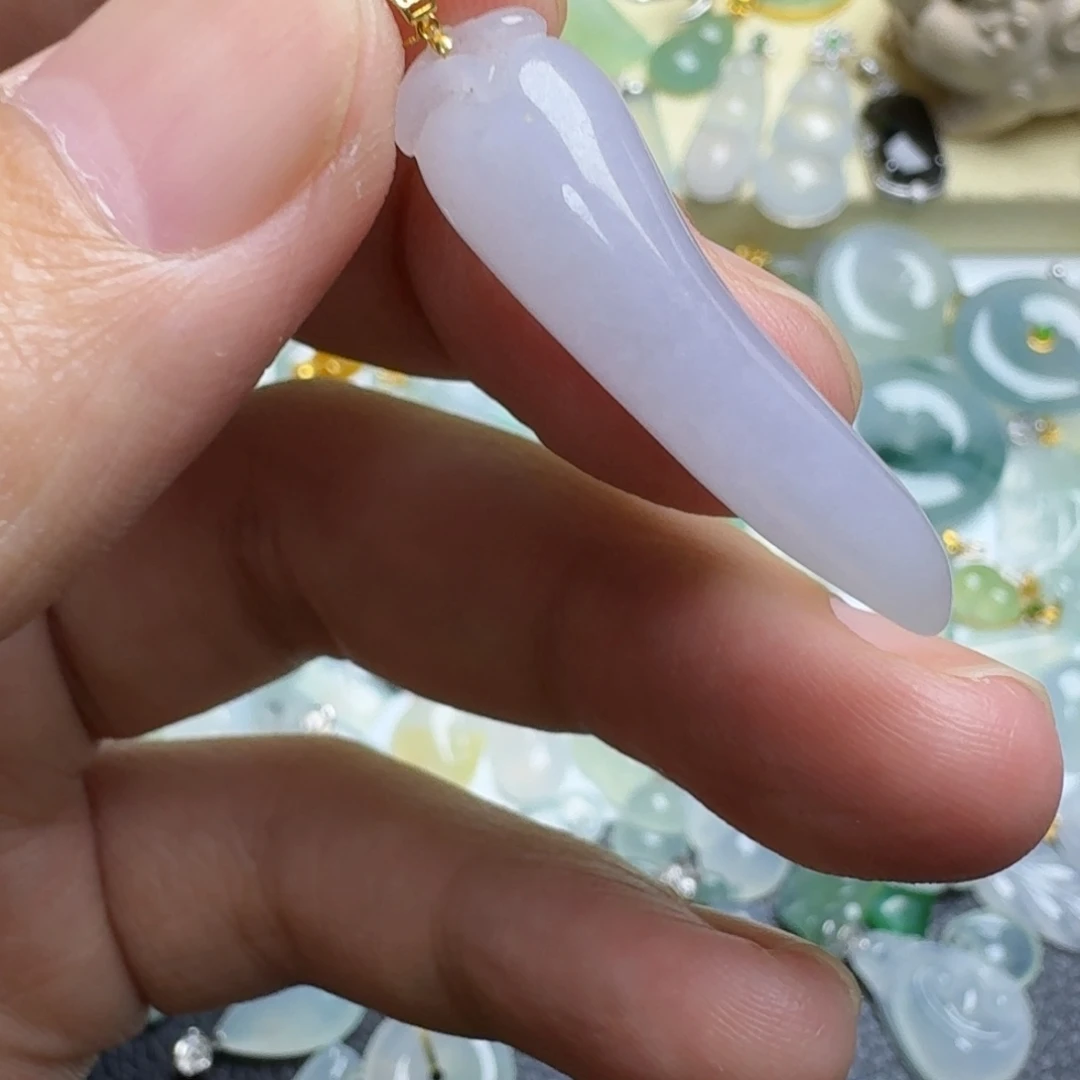 翡翠18K金镶嵌颈饰福瓜