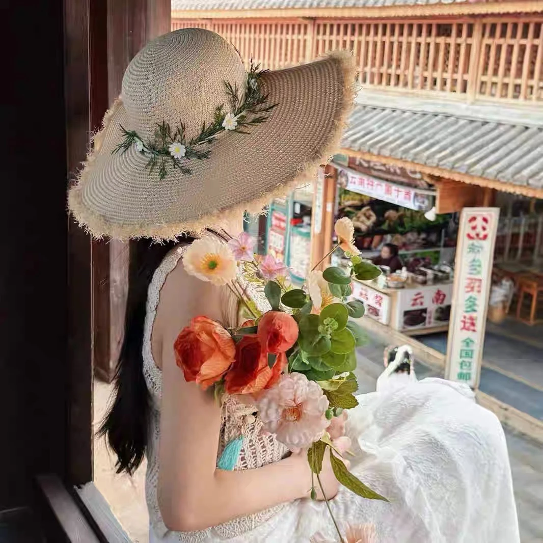 新款拉菲草帽手工编织雏菊花帽女夏季出游度假百搭大檐防晒沙滩帽