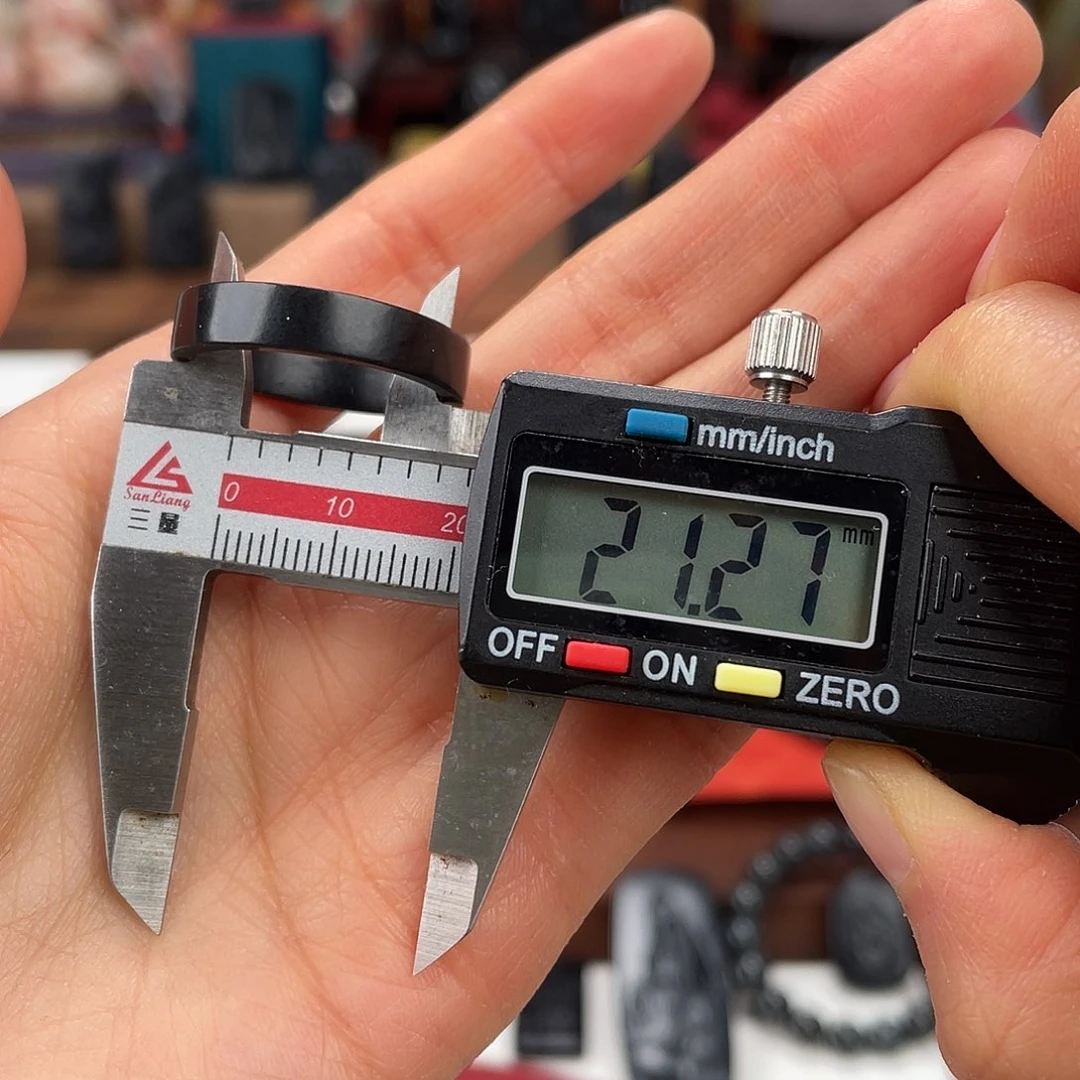 傳***莉和田玉未镶嵌戒指特价