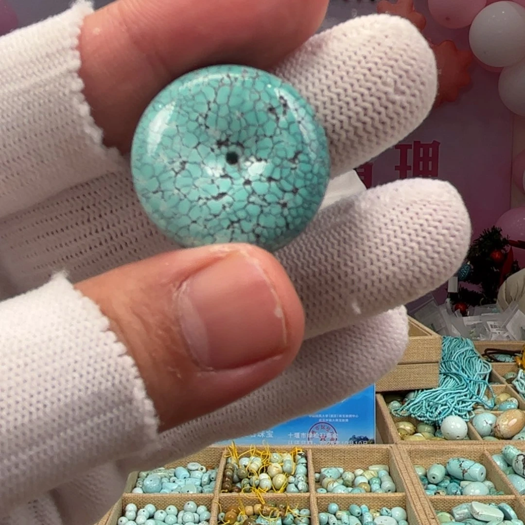 绿松石未镶嵌挂件