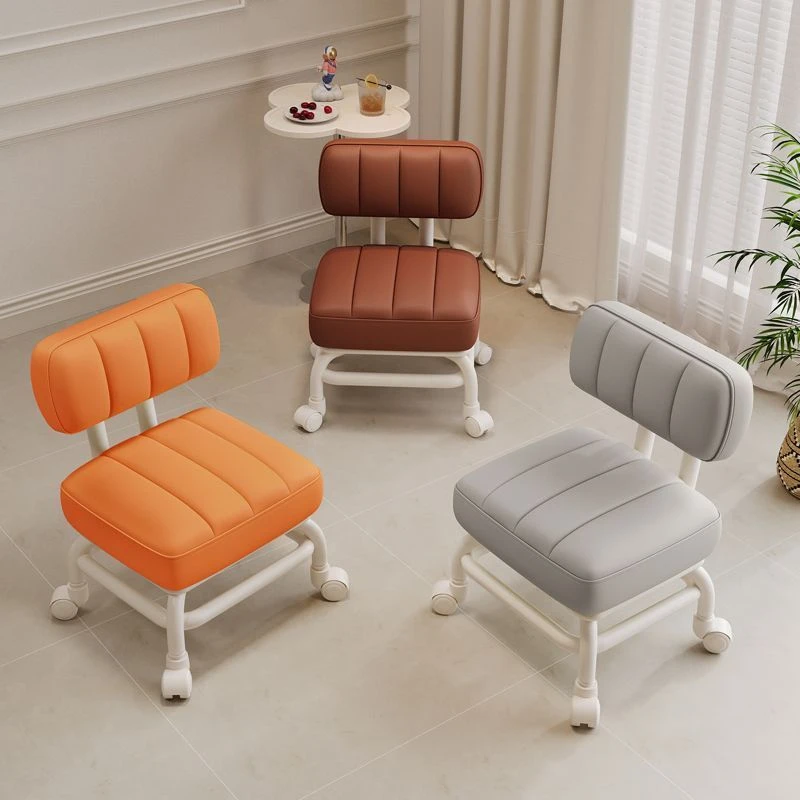 新疆包邮向轮小凳子客厅家用成人矮凳滑轮移动靠背椅子儿童带轮板