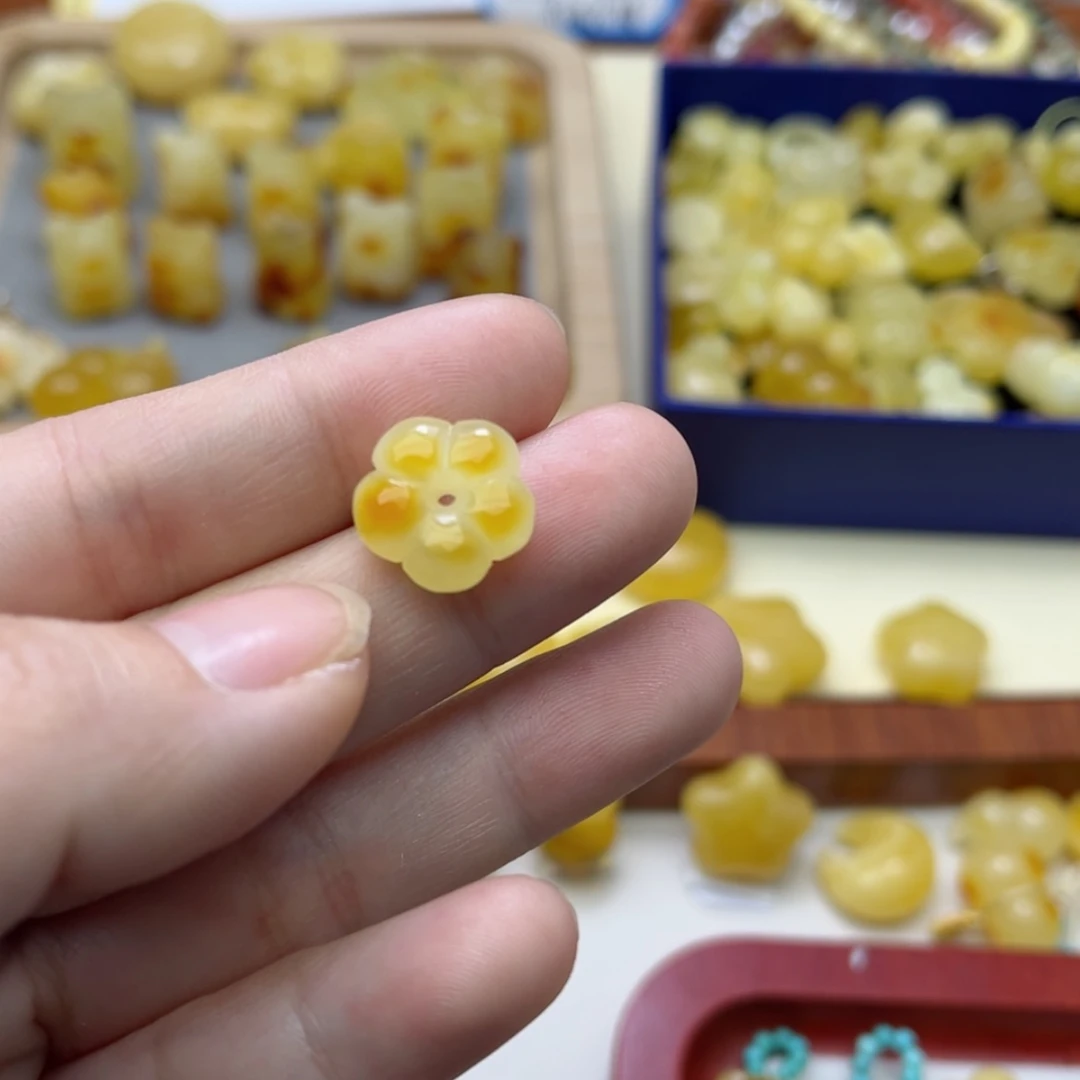 【闪购商品】蜜蜡裸石未镶嵌配饰