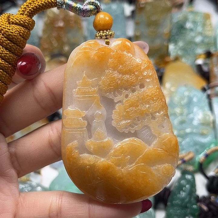 翡翠未镶嵌颈饰山水牌