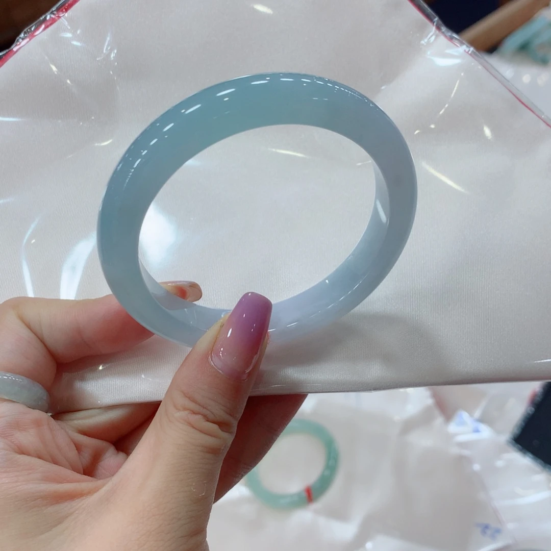 翡翠手镯未镶嵌小*包买断