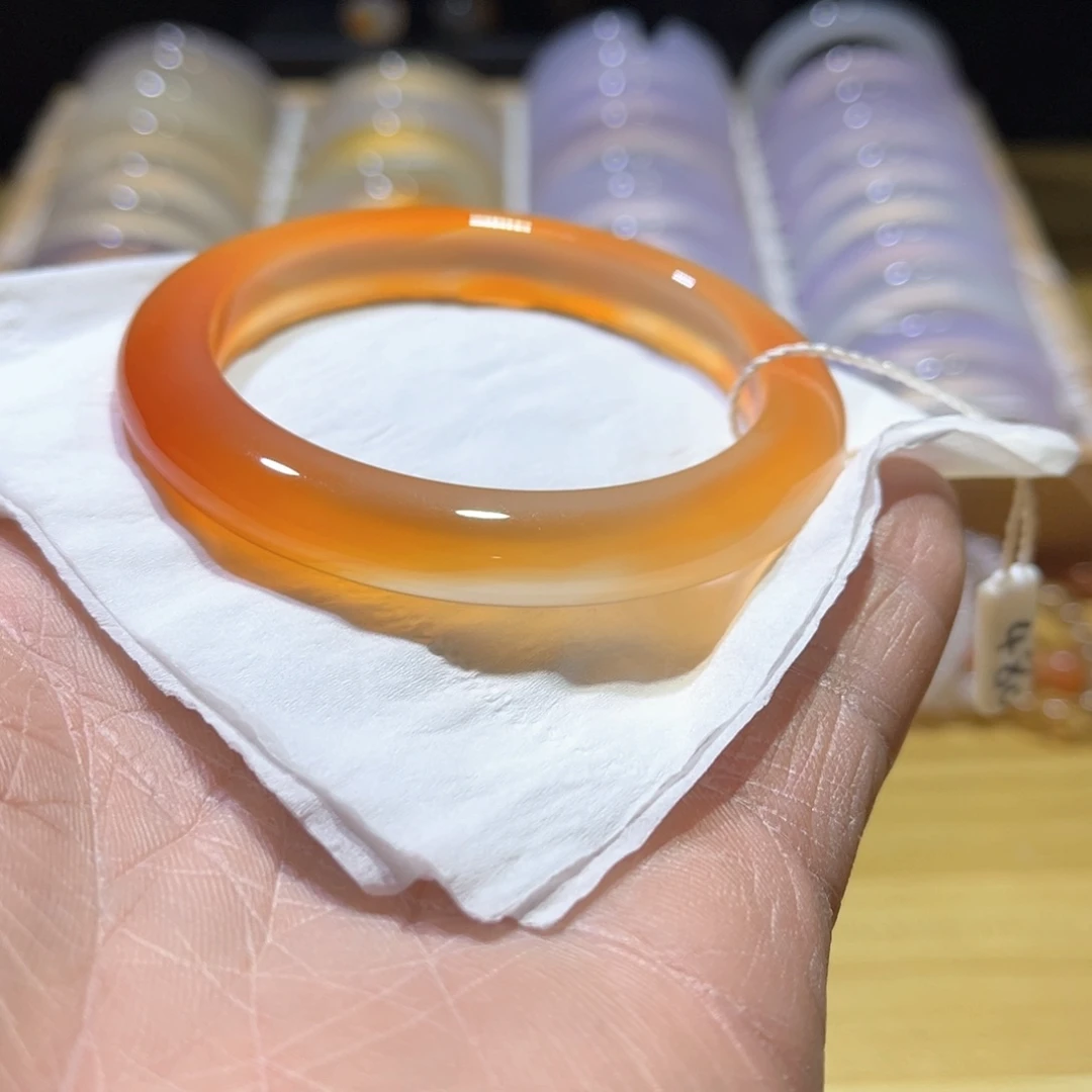 玛瑙/玉髓未镶嵌冰透玛瑙手镯