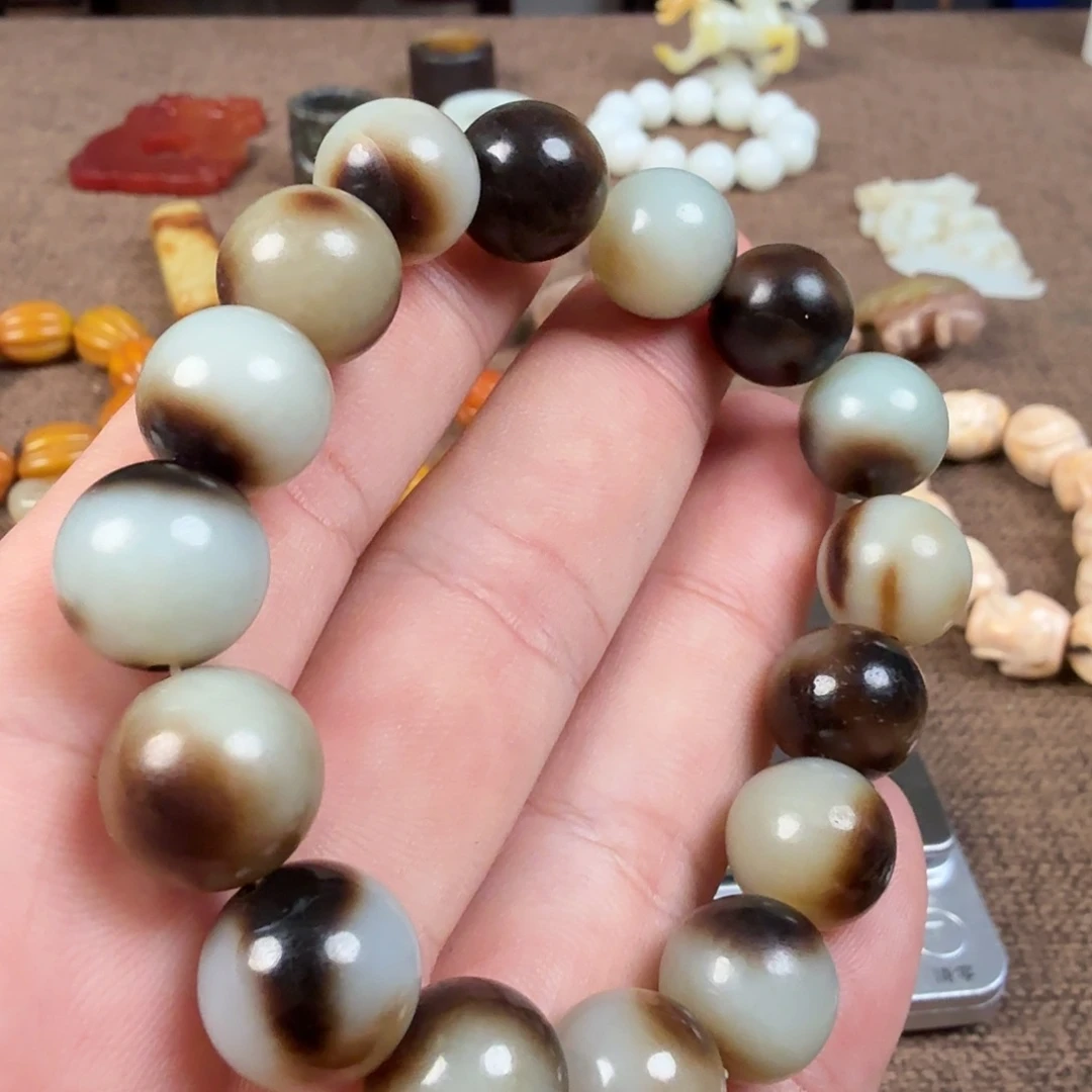 回***牛和田玉（糖玉）未镶嵌珠宝半成品