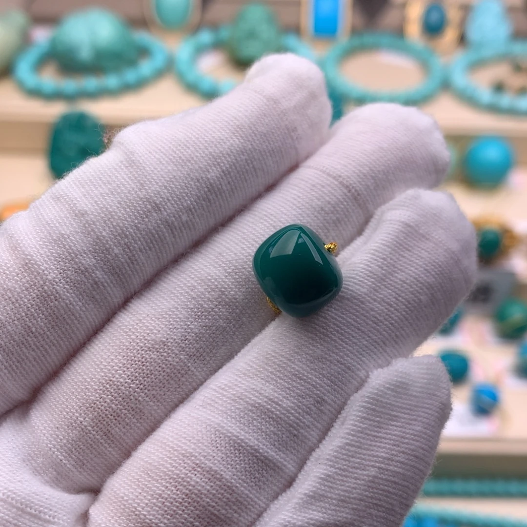 绿松石未镶嵌珠宝奇石11.1×9.1