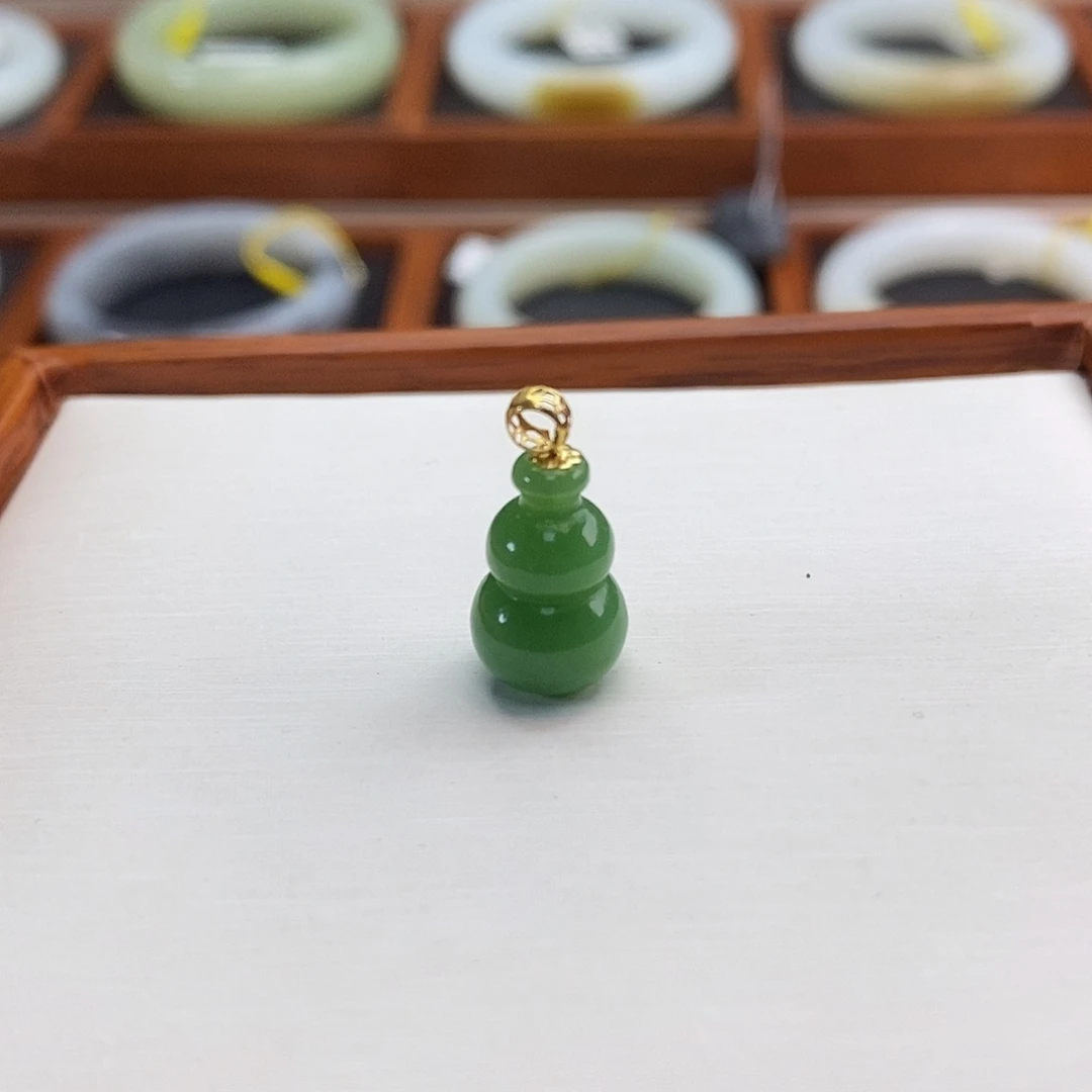 和田玉（碧玉）颈饰18K金镶嵌