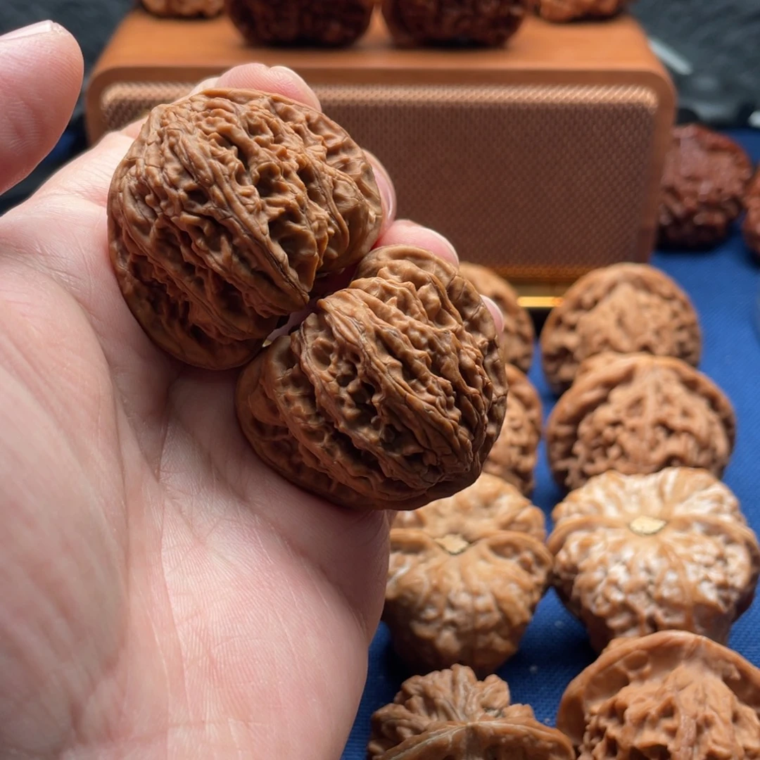 文玩核桃把件三角密纹