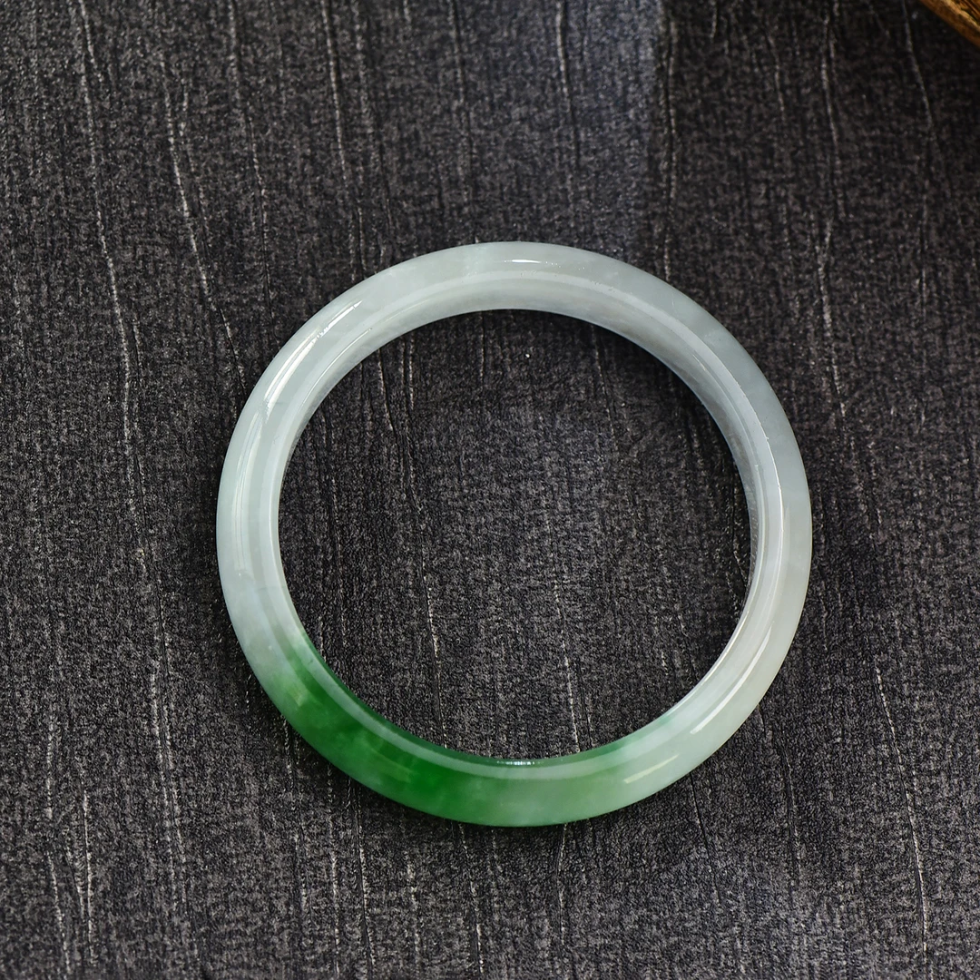 时尚大女王冰透女款精美美人镯多样性发其一