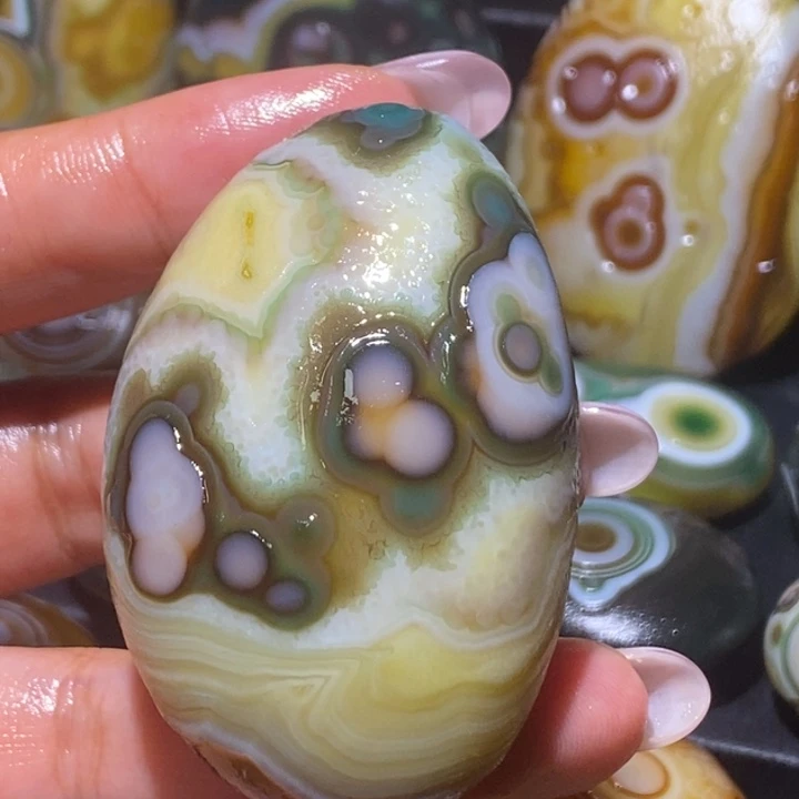 玛瑙/玉髓未镶嵌珠宝奇石111